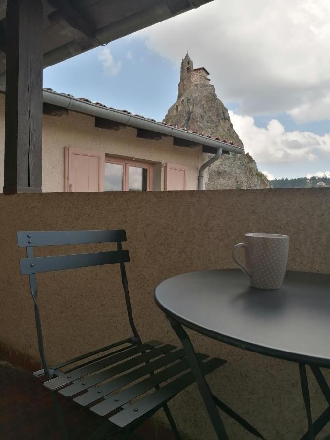 Studio Avec Balcon Au Pied Du Rocher D'Aiguilhe Apartment Le Puy-en-Velay Екстериор снимка