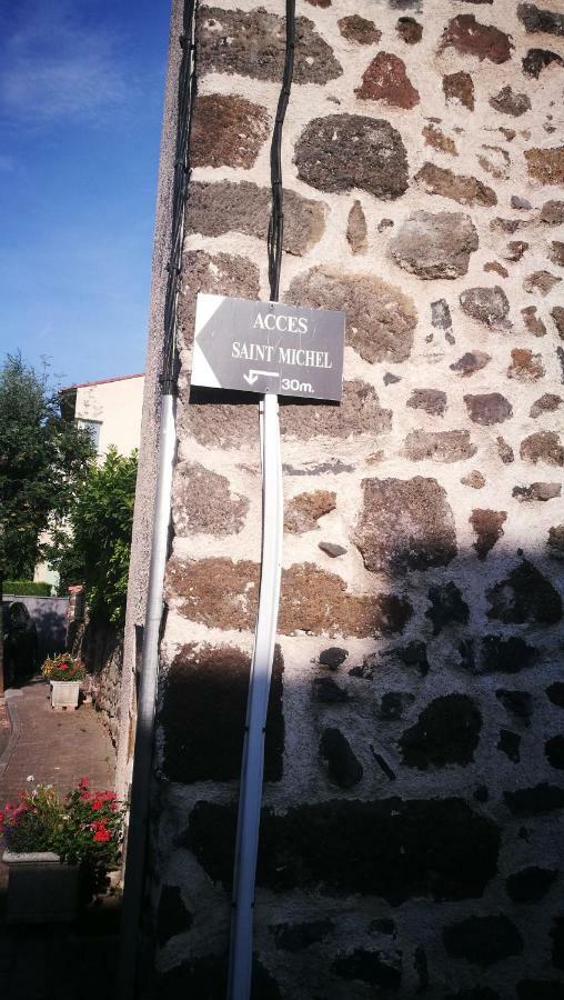 Studio Avec Balcon Au Pied Du Rocher D'Aiguilhe Apartment Le Puy-en-Velay Екстериор снимка